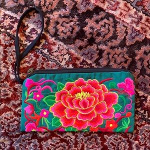 NWOT floral wristlet